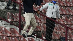 Sorin Cîrțu iese din nou la atac, după ce Craiova a învins cu 2-0 pe FC Botoșani. Oltenii vor testarea tuturor jucătorilor din Liga 1 în aceeași zi. „FRF și LPF să ne ajute cu bani”