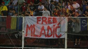 Lovitura de start a meciului România - Bosnia, întârziată din cauza unui banner