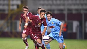 Patru rapidiști, ținte pentru Liga 1! EXCLUSIV - Moldovan își anunță noua strategie: "Au interzis să joace în țară!"