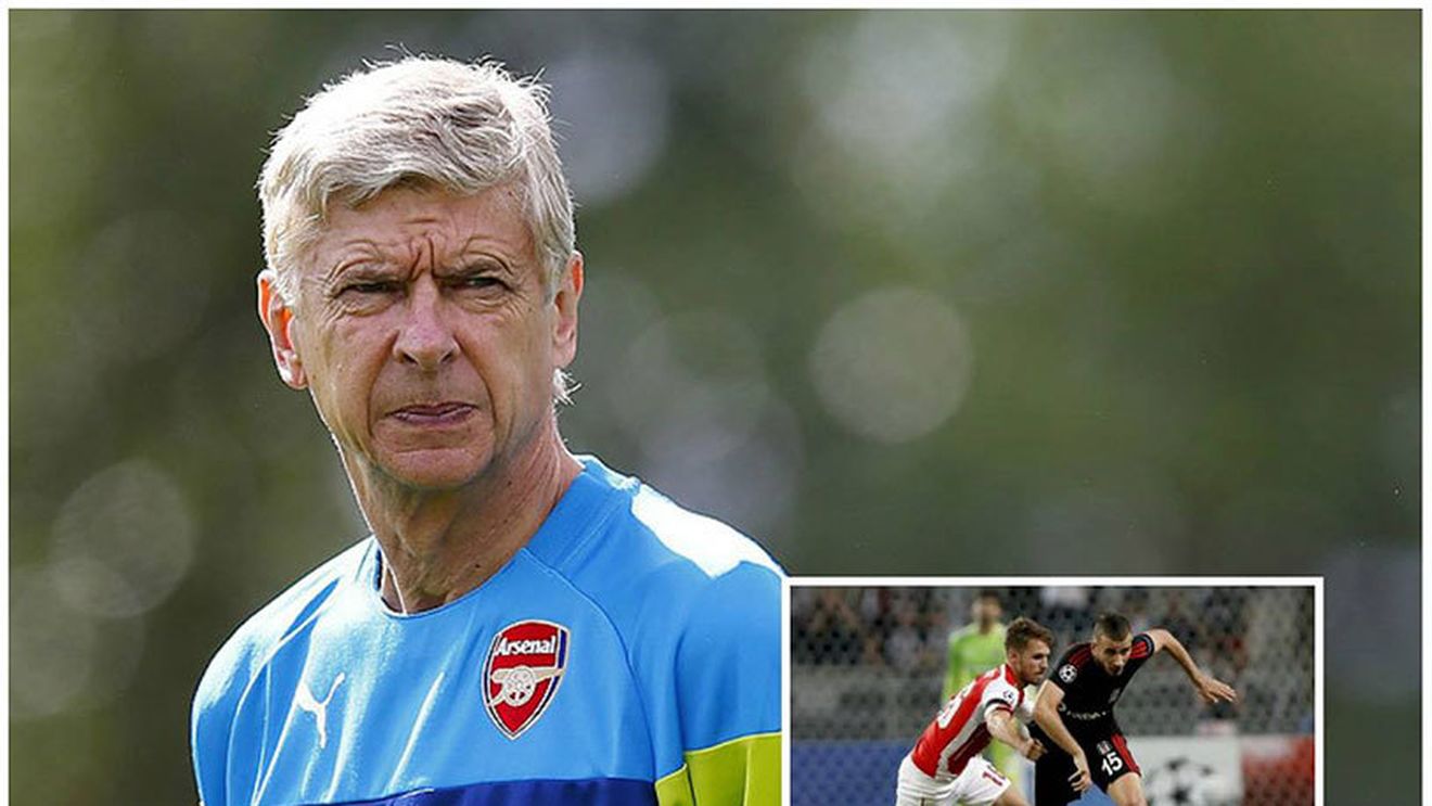 Wenger, luat la țintă cu o sticlă de către un fan Besiktas. "Am raportat incidentul la UEFA"