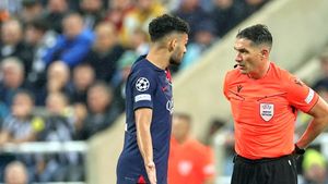 Istvan Kovacs a furat prim-planul în presa din Franța după ce a arbitrat Newcastle - PSG: „A fost suspect!”