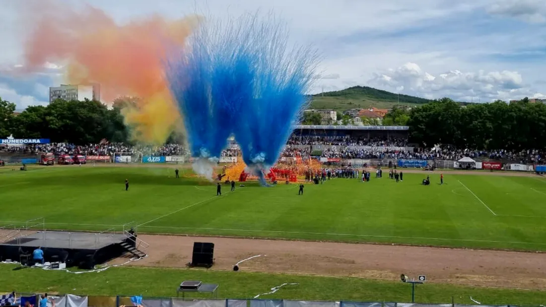 Corvinul a luat, trasă de păr, licența pentru prima ligă, dar n-a scăpat fără amendă! Sancțiune financiară primește și Chindia, dacă promovează. AFC ASA Târgu Mureș și ACSM Reșița n-ar fi putut urca în SuperLigă