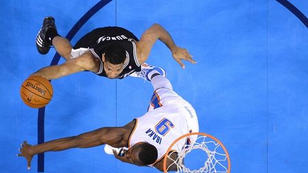 "E cea mai nebună serie de play-off pe care am jucat-o în viața mea". Spurs, la un pas de a doua finală NBA consecutivă