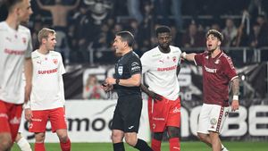 Gigi Becali a văzut faza controversată din Rapid - Dinamo și a dat verdictul: „Kovacs a făcut hoție la pătrat!”