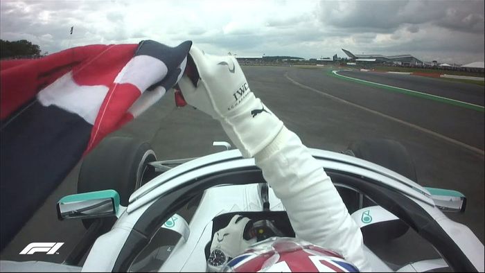 Formula 1 | Mercedes e de neoprit: Lewis Hamilton a câștigat MP de la Silverstone. Vettel și Verstappen s-au ciocnit pe final