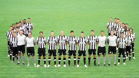 "Câini" cu șapcă! "U" atacă Steaua având în lot 7 foști dinamoviști!