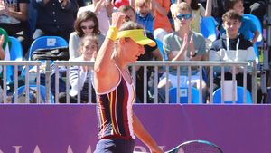 Irina Begu, în optimi la Roland Garros! A scăpat de controversata Ostapenko în proba de dublu
