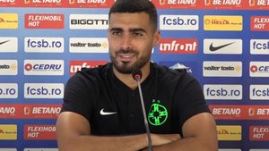 Rachid Bouhenna și-a găsit rapid echipă, după despărțirea de FCSB! Unde se transferă fundașul algerian