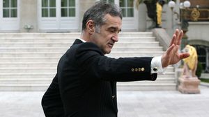 Becali a cedat nervos:** "Da, mă bag peste antrenor! Și ce dacă!?! Respect doar LEGEA Becali: vii la Steaua, mă bag peste tine!"