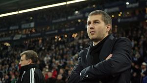 Edi Iordănescu nu se aștepta la asta!** După bila neagră primită de la Becali, se vede mustrat și de tată: "El trebuie să învețe de la Gigi"