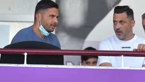 Mirel Rădoi, tot mai aproape de Universitatea Craiova? Avertismentul lui Dinu Gheorghe: „Ca să joace așa, le trebuie 7-8 jucători!” | VIDEO EXCLUSIV ProSport Live
