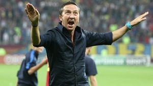 "Efectul Pavlov", în Ghencea. Managerul, cel mai credincios prieten al patronului!** Becali: "Eu l-am pus să facă aroganțele astea. Când dă din mâini ca o pasăre, leșin de râs"