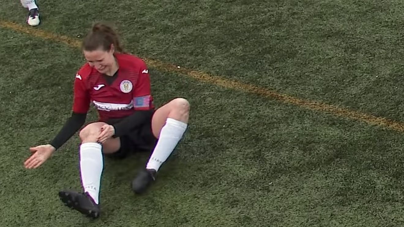 Momente șocante la un meci de fotbal din Scoția. A încercat „să-și pună la loc genunchiul”! Atenție, imagini care vă pot afecta emoțional | VIDEO