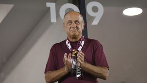 Dan Şucu e la un pas să mai piardă un nume important de pe lista înlocuitorilor lui Marius Şumudică: „Lipseşte doar semnătura lui de pe contract”. EXCLUSIV