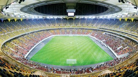 Steliștii au scăpat ieftin!** UEFA i-a amendat cu 20.000 de euro, dar îi lasă să joace meciul cu M. Haifa cu suporteri