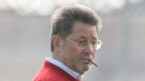 Dinu: "Suntem la un pas sa ajungem sa vedem suporterii cum se injunghie"