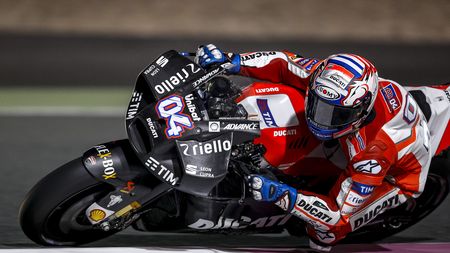 Vinales și Rossi domină ziua 2 din Qatar. Ducati șochează cu un look ciudat al motocicletei

