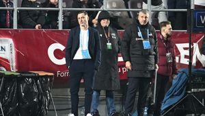 Pe asta nu ați mai văzut-o! Ce a făcut Mirel Rădoi imediat după Rapid - Universitatea Craiova. Imagini virale cu antrenorul oltenilor la arena din Giulești