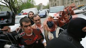 Prunea: "A fost un exces de zel!** Nu poți să iei un sportiv cu 7-8 mascați din fața colegilor lui"