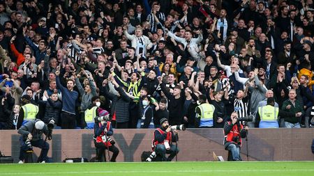 Numai în pielea lor să nu te afli: fanii furioși ai lui Newcastle au râs de manevrele noilor patroni arabi, după ce Unai Emery a refuzat oficial postul de antrenor al „coțofenelor”!