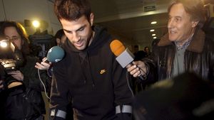 Barcelona pregătește 50 mil de â‚¬ pentru Fabregas și Van Persie