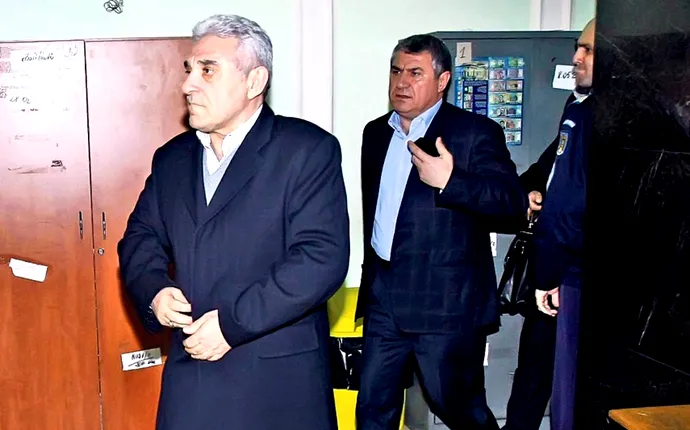 Cum l-au „curățat” verii Becali pe Mitică Dragomir! Gigi, cu care juca table și poker pe bani a dat ordin din pușcărie: a mai fost trădat de frații Neculaie și Porumboiu! „Am mâncat împreună un lighean de crenvurști cu o seară înainte”