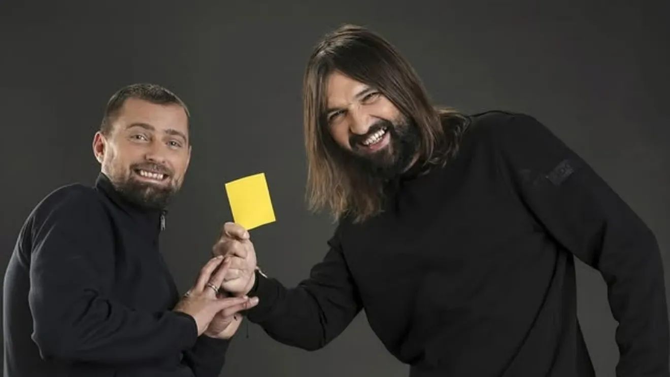 „Hai, bă, Gabi să mergem”. Dan Alexa l-a găsit pe Tamaș sus pe o masă, la o terasă, și dialogul ce a urmat e fabulos