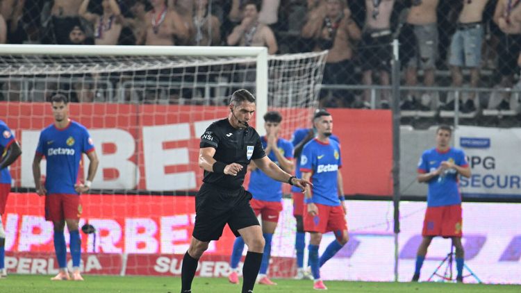 Istvan Kovacs, decizii care au făcut derby-ul Dinamo – FCSB să „explodeze”