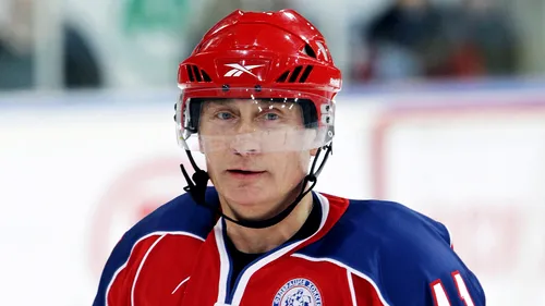 Mai bun decât Bure sau Kamenski! Vladimir Putin a marcat opt goluri într-un meci de hochei cu foste staruri NHL