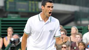 INCREDIBIL **Hănescu, bănuit de legături cu mafia pariurilor, după ce a pierdut cu Brands!