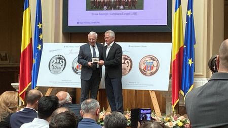 BNR a scos două monede aniversare pentru Steaua ’86. Mugur Isărescu, show în fața campionilor europeni: „Ne-au bătut la Drăgășani cu 11-0”