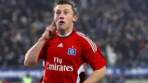 Bayern l-a luat pe golgheterul lui Hamburg, Ivica Olic!