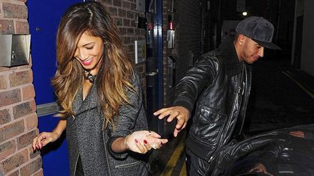 Lewis Hamilton s-a împăcat cu frumoasa Nicole Scherzinger