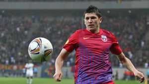 Cristi Tănase a început EXPLOZIV anul, Steaua așteaptă o ofertă-bombă** "Să vină cu o căruță de bani pentru el!"