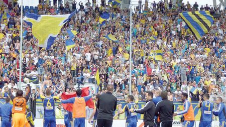 Miracle, "puzzle" cu fotbaliști!** Elevii lui Cosmin Contra au parte de condiții foarte bune de pregătire