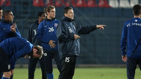 Un jucător rupe tăcerea: "N-am mai auzit în viața mea așa ceva!"** Clipa în care vestiarul Stelei s-a rupt de Ilie Stan: