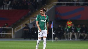 Pentru Ianis Hagi e tot mai departe EURO 2024! Fiul lui Gică Hagi a uitat cum e să joace fotbal în campionat: al 5-lea meci consecutiv în care e rezervă la Alaves, în La Liga