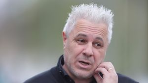 Gestul lui Șumudică la sicriul lui Mircea Lucescu i-a lăsat mască pe turci: „Așa ceva n-ați mai văzut!”