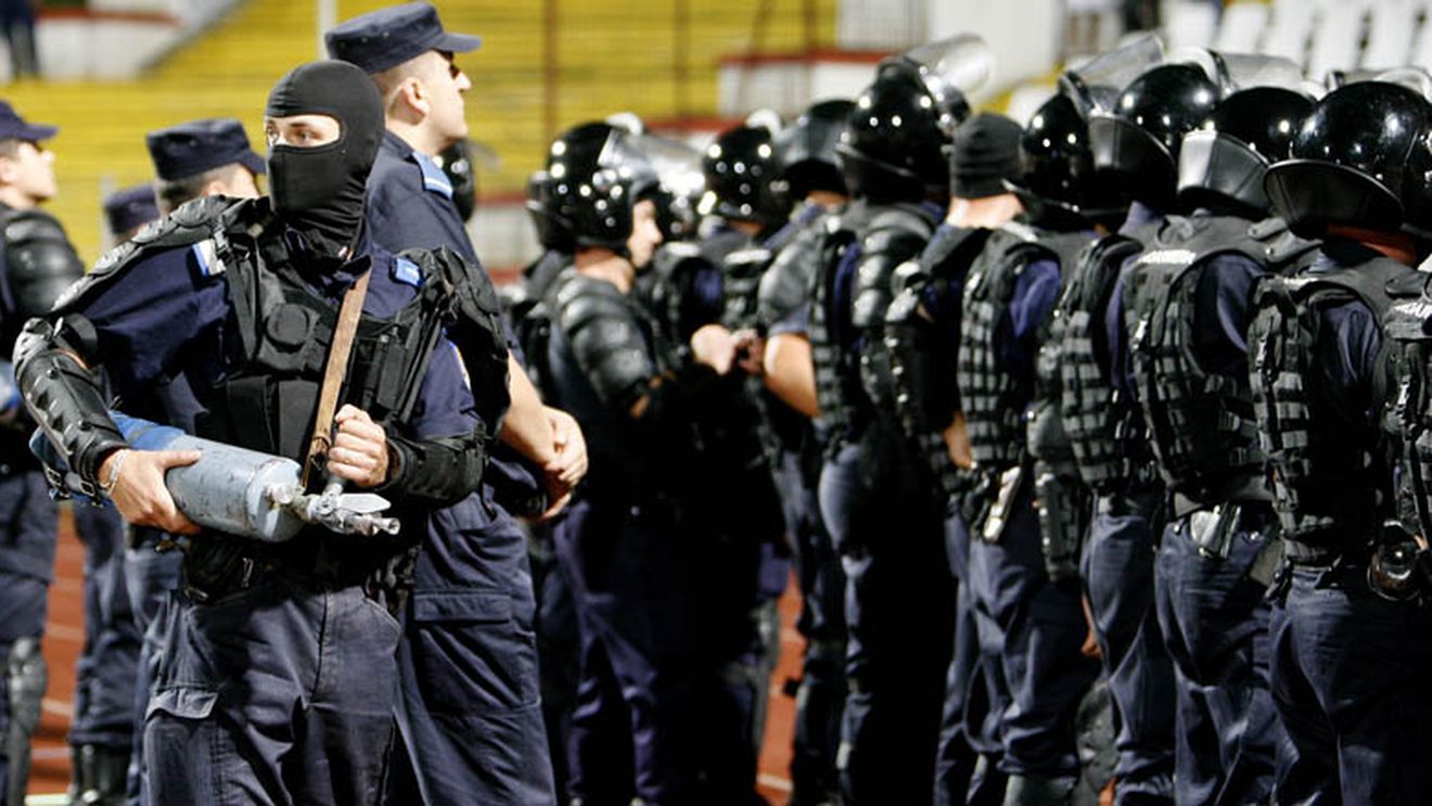 VIDEO** Bătaie ca-n filme în fața stadionului Dinamo!