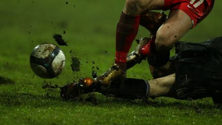 Probleme mari la Urziceni: **"Gazonul este impracticabil"