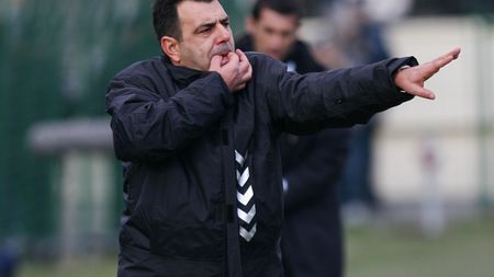 Stoica: "Nu ne supărăm dacă pierdem cu Dacia"