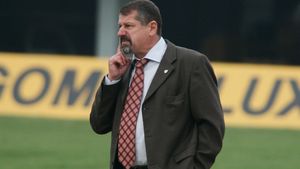 "Dacă vrei să antrenezi pe Dinamo, nu-ți iei geanta și pleci!** Sabău a cedat prea ușor!" TU CE CREZI?