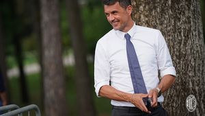 Cosmin Contra visează să o antreneze pe AC Milan. Ce a vorbit recent cu Paolo Maldini