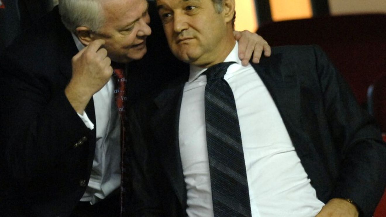 "Păi, s-a băgat și Băsescu de partea Stelei și Tăriceanu e cu CFR-ul!" "La o adică, o să sun și eu la liberali, dacă..."