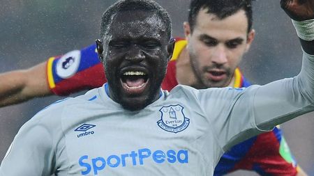 Oumar Niasse, primul jucător din Premier League suspendat de Federație pentru simulare. VIDEO | Faza care va rămâne în istorie