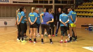 Ultimele vești din cantonamentul naționalei României de la Rm. Vâlcea! Ambros Martin a avut 13 jucătoare la primul antrenament. Amintiri de la Oltchim - Itxako: "Îmi aduc aminte cât de dificil mi-a fost să vorbesc cu jucătoarele mele..."