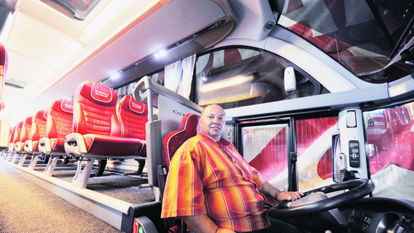 Tyson, șofer categoria D, "de la Dinamo!"** Cel mai vechi om din lotul lui Ciobi "dă din casă"