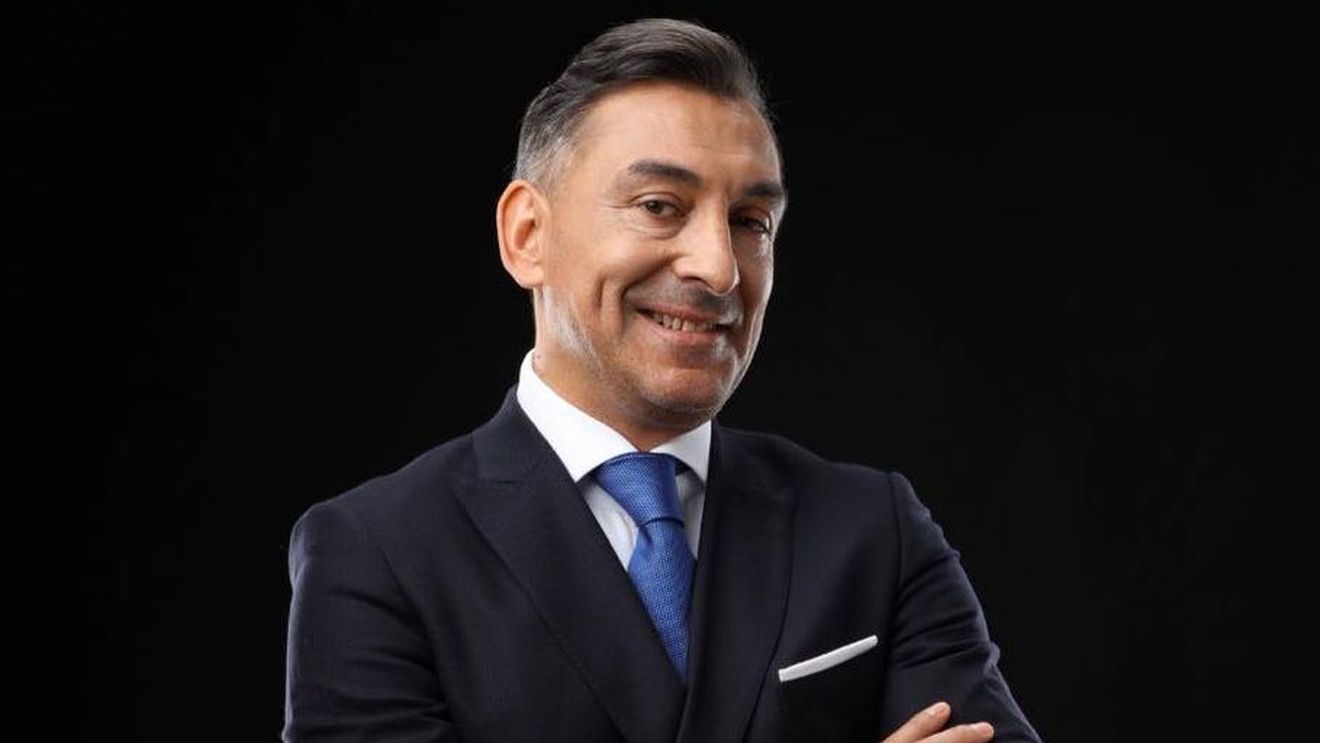 Ilie Dumitrescu, elegant și la cumpărături! Cum se poartă Mister atunci când se aprovizionează de la supermarket | FOTO EXCLUSIV