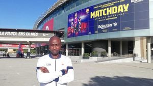 Îl mai știți pe Okunowo? Drama prin care a trecut fostul dinamovist și de ce n-a convins pe Camp Nou