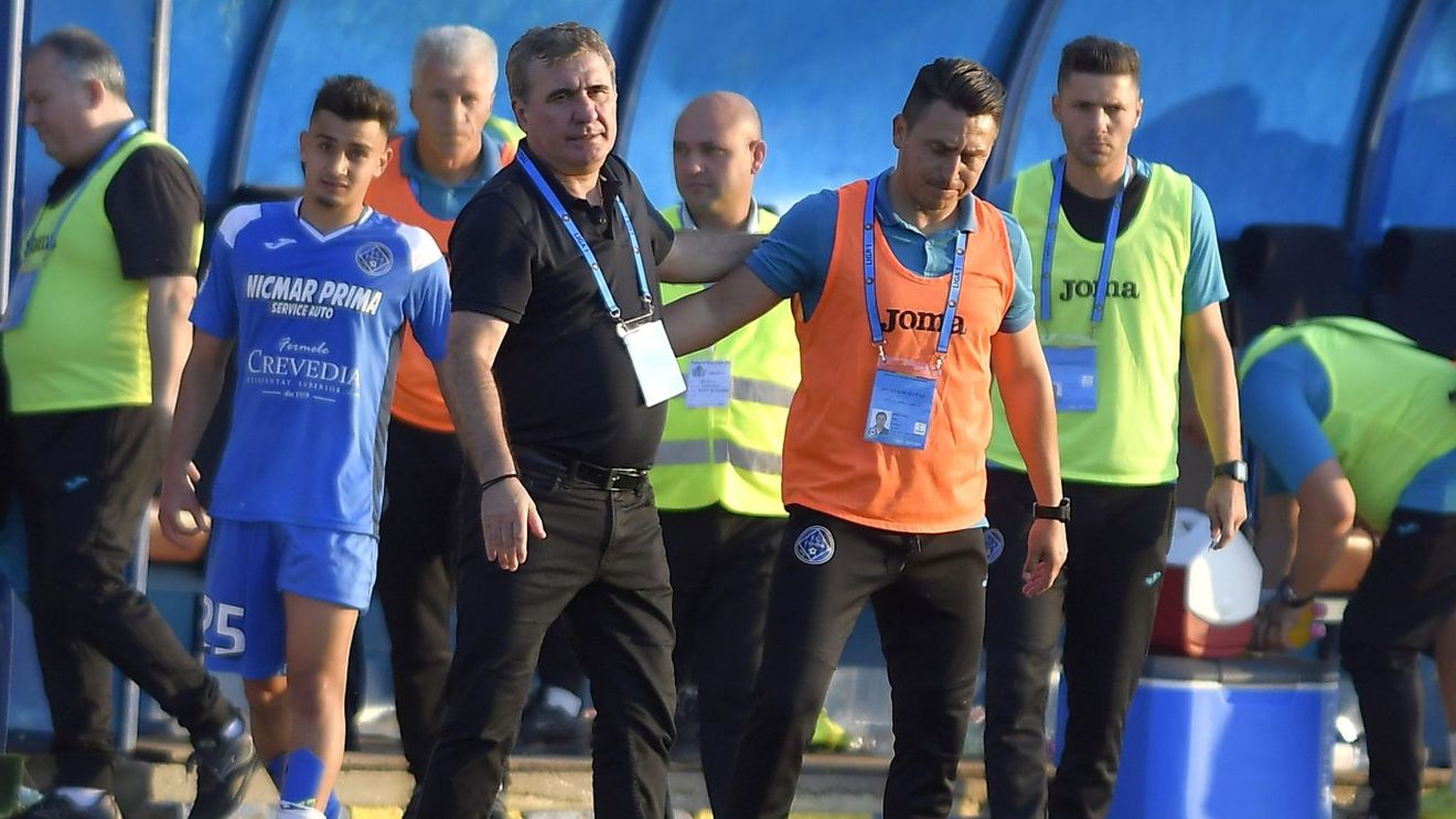 Uluitor! Antrenorul care l-a oprit pe Hagi din drumul spre play-off, prins că a trișat la examenul pentru licența Pro! Tehnicianul a făcut scandal | EXCLUSIV